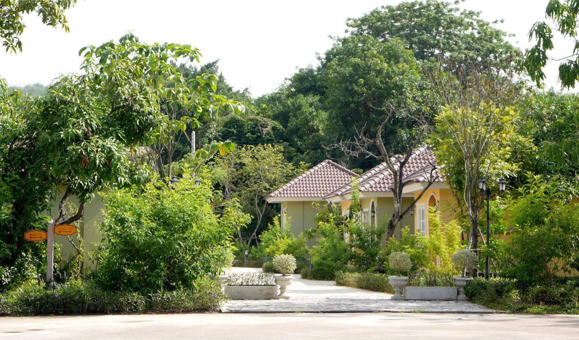 נאקהון סאוואן Wangpla Villa Resort מראה חיצוני תמונה