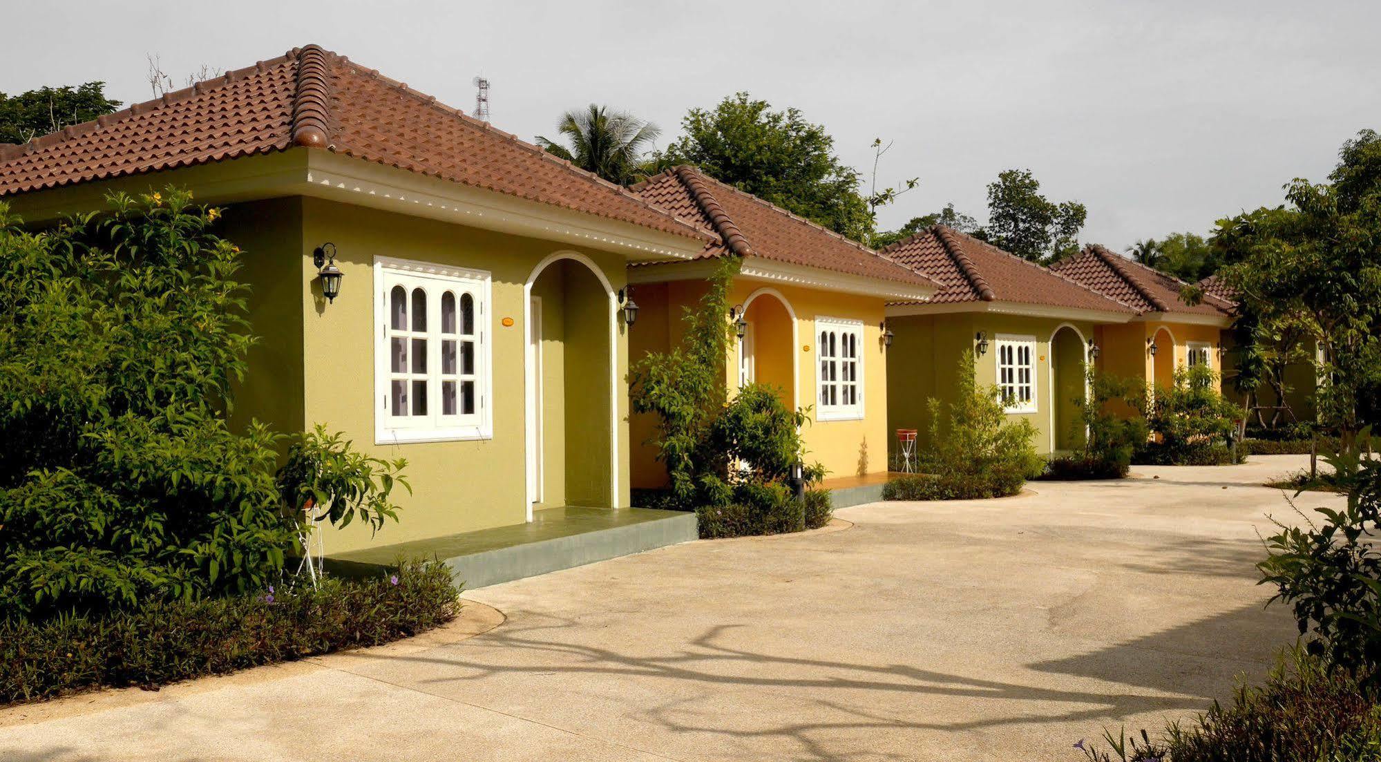 נאקהון סאוואן Wangpla Villa Resort מראה חיצוני תמונה