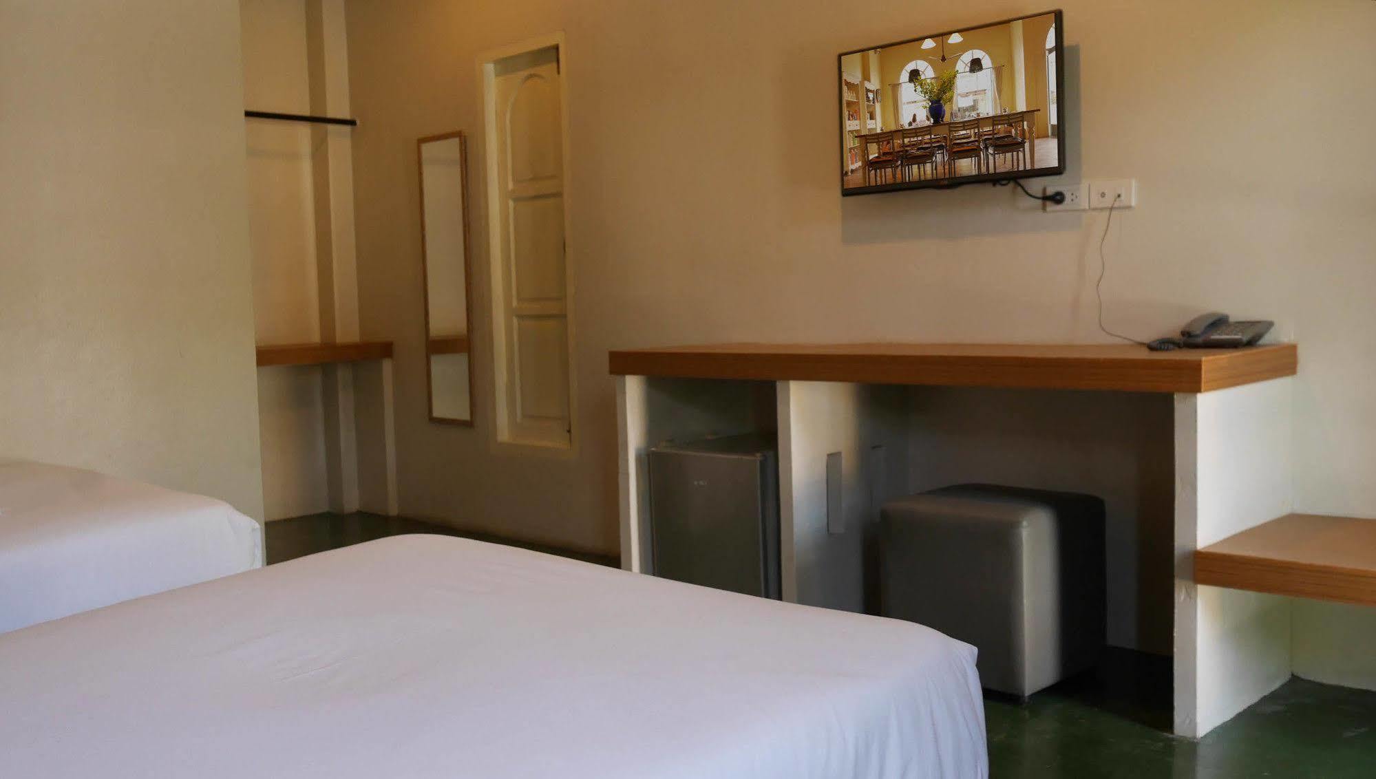 נאקהון סאוואן Wangpla Villa Resort מראה חיצוני תמונה