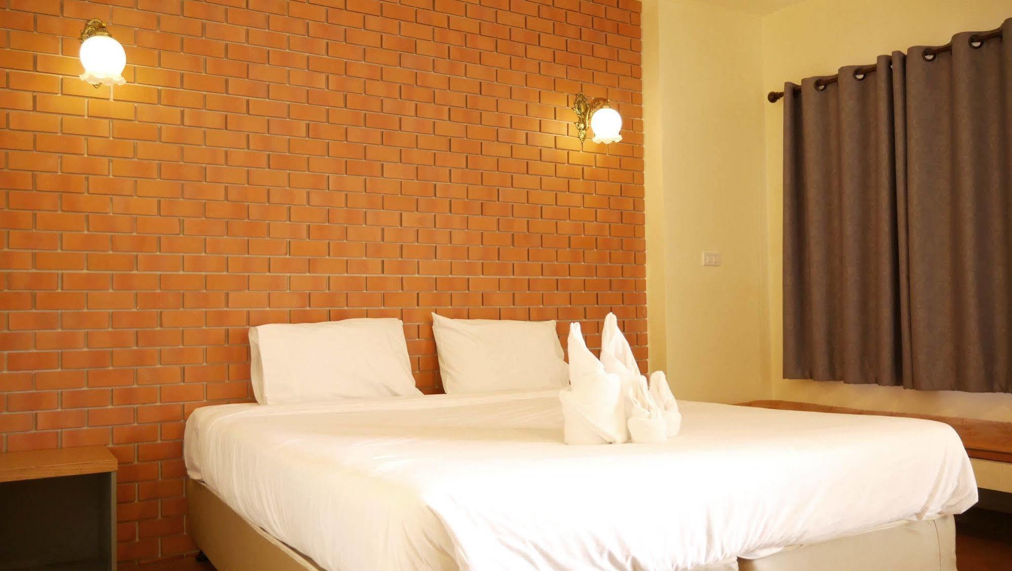נאקהון סאוואן Wangpla Villa Resort מראה חיצוני תמונה