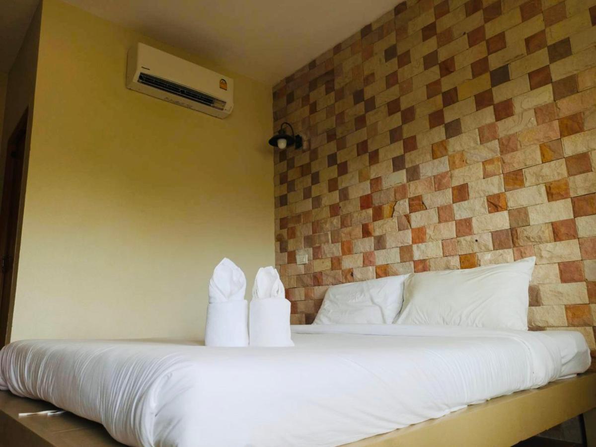 נאקהון סאוואן Wangpla Villa Resort מראה חיצוני תמונה